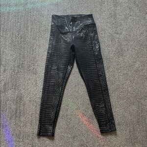 VS PINK Women’s Black Faux-Crocodile Leggings